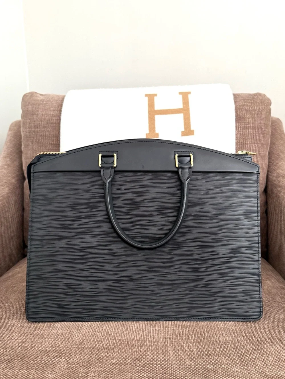 Authentic Louis Vuitton black Epi leather Riviera Handbag M48182 LV